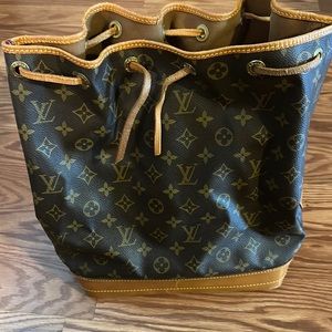 Louis Vuitton GM Noe (Bucket Bag)